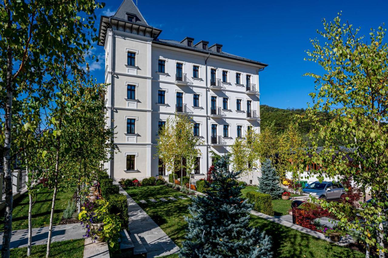 Hotel Carolin Calimanesti Luaran gambar