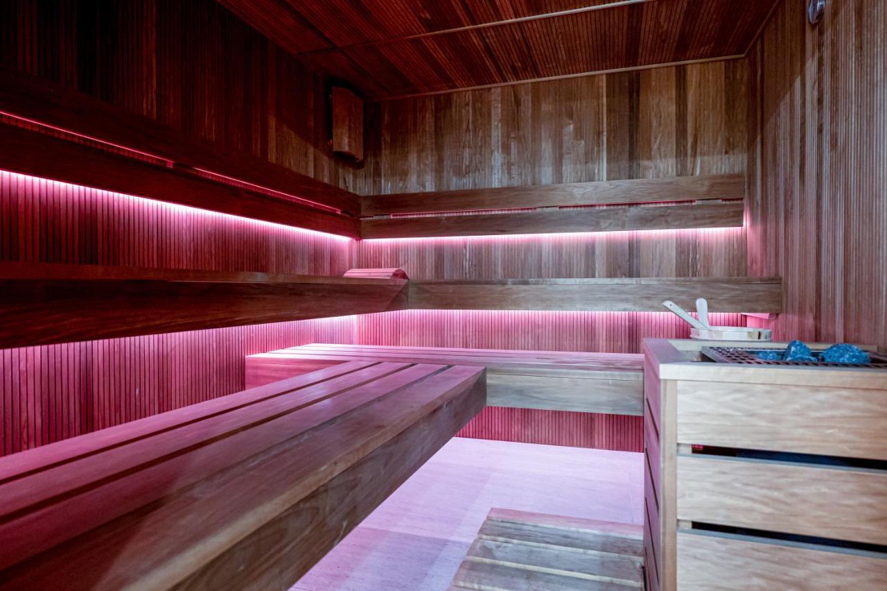 Hotel Carolin Calimanesti Luaran gambar