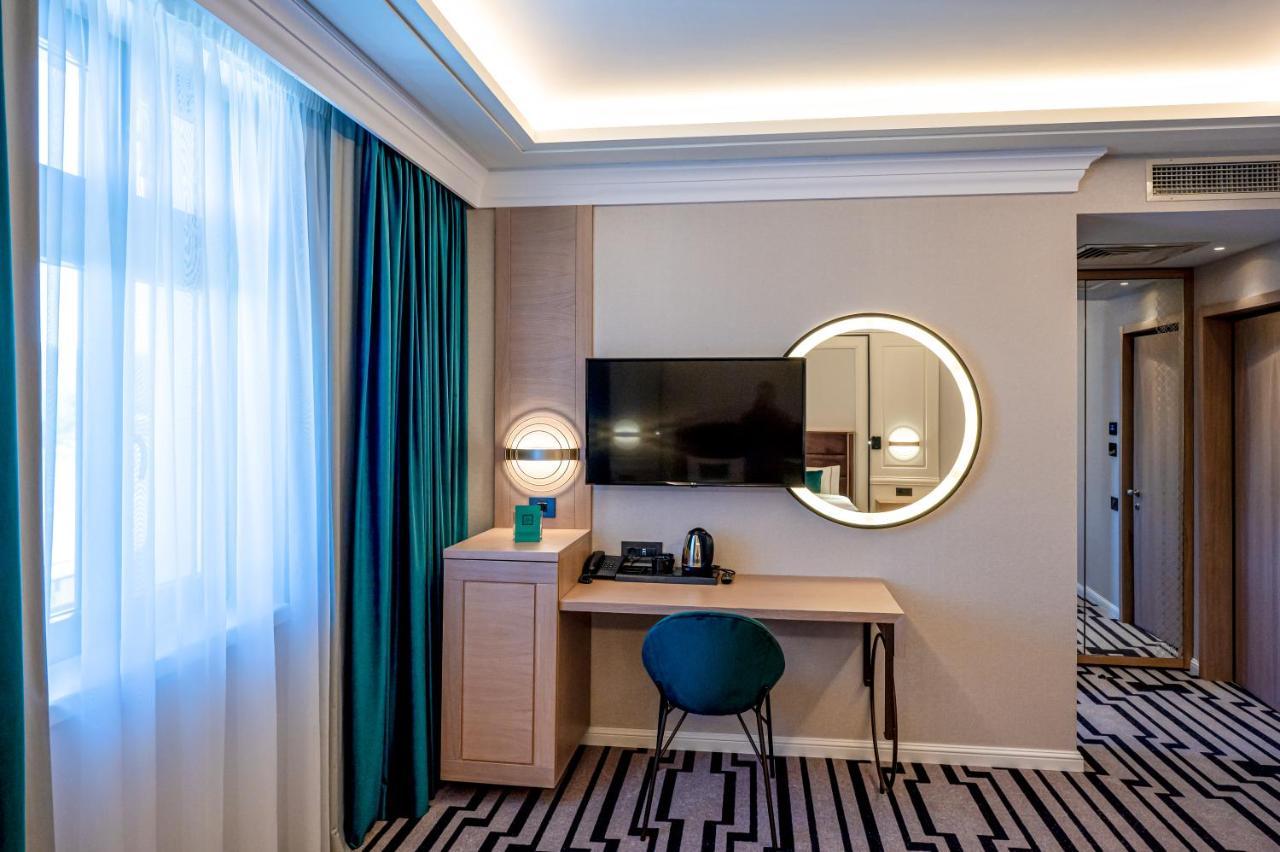 Hotel Carolin Calimanesti Luaran gambar