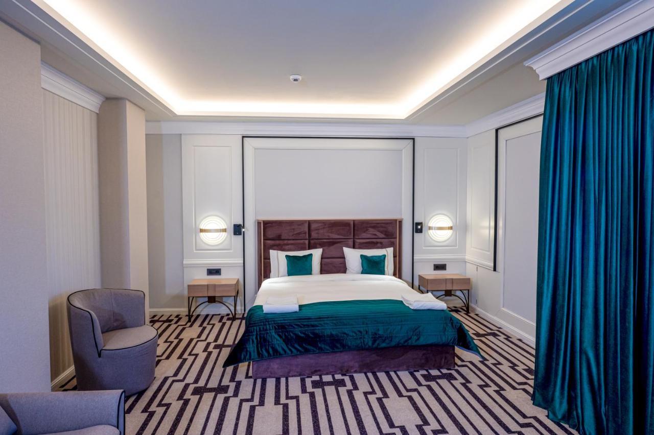 Hotel Carolin Calimanesti Luaran gambar