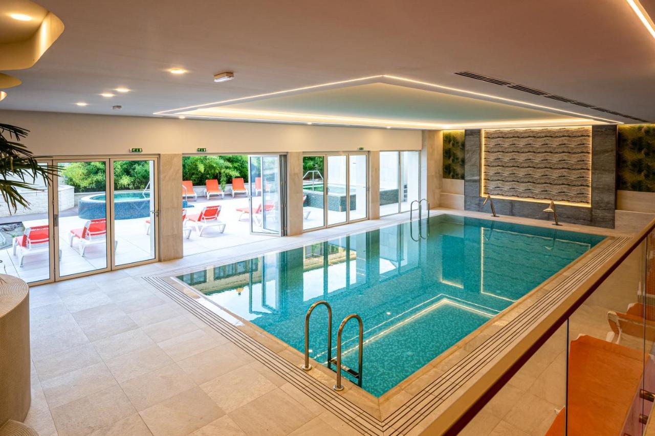 Hotel Carolin Calimanesti Luaran gambar