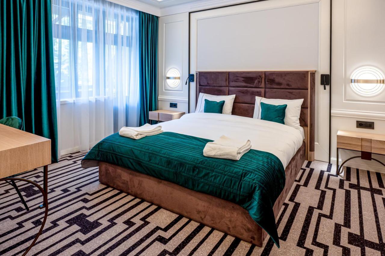 Hotel Carolin Calimanesti Luaran gambar