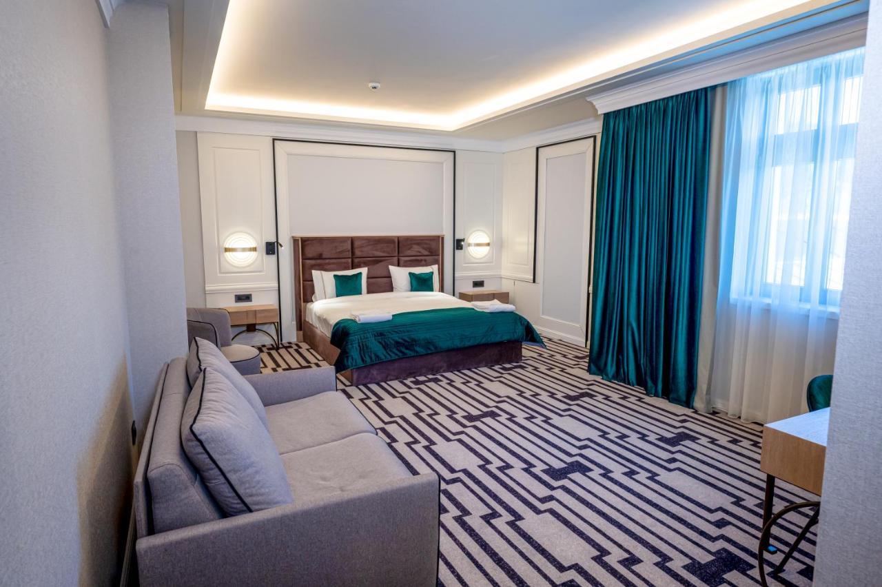 Hotel Carolin Calimanesti Luaran gambar